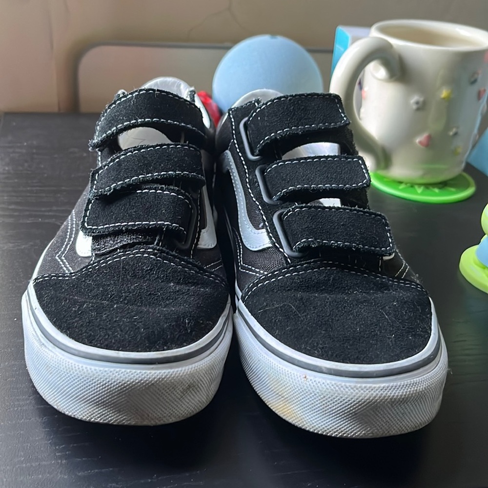 SUEDE CANVAS OLD SKOOL V SHOE W VELCRO STRAPS